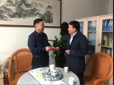 z6尊龙官网种业领导看望慰问公司老干部、老党员及困难党员职工