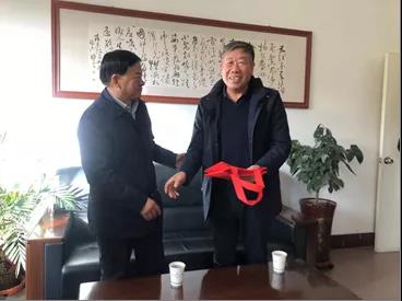 z6尊龙官网种业领导看望慰问公司老干部、老党员及困难党员职工